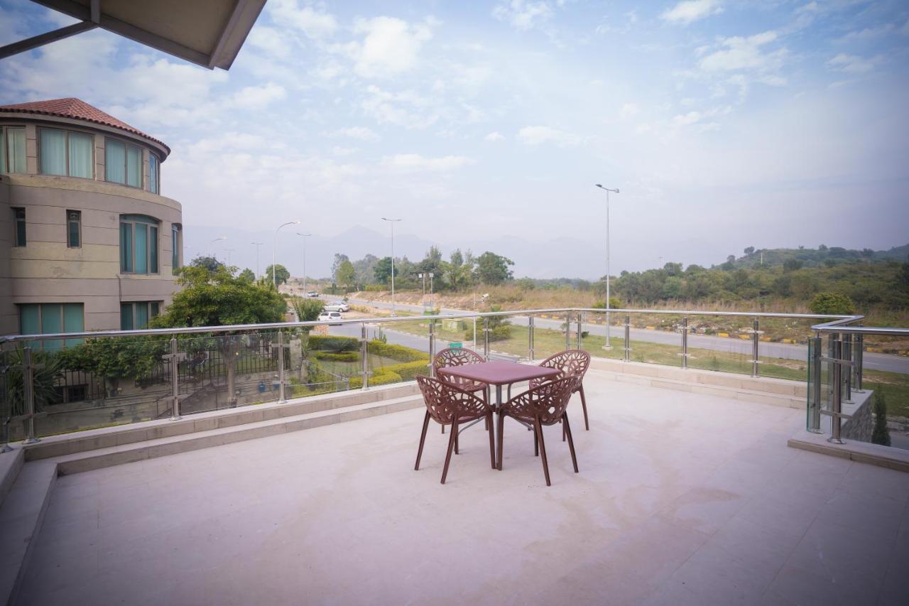 Canadian Inn Islamabad Exterior foto
