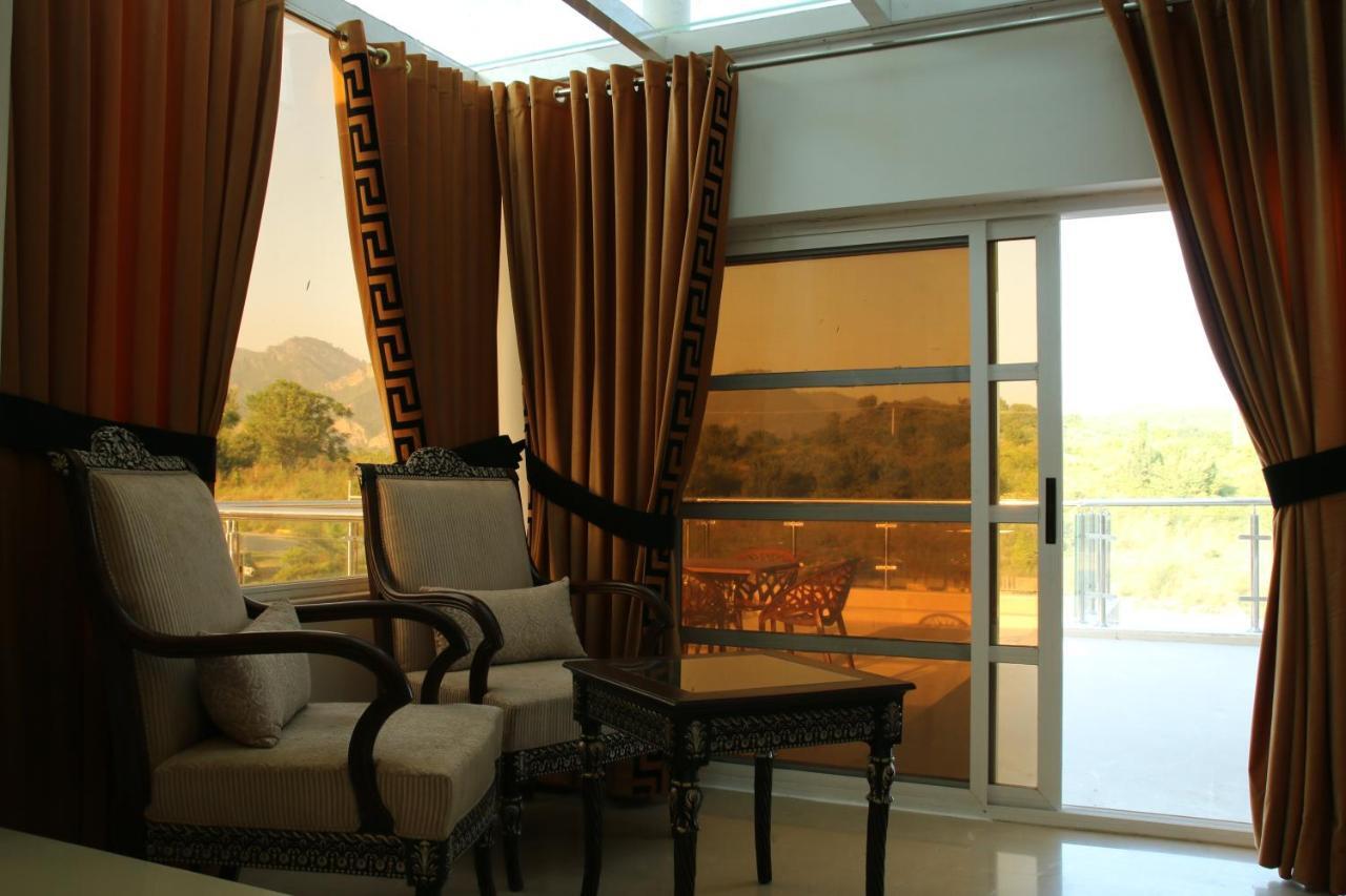 Canadian Inn Islamabad Exterior foto